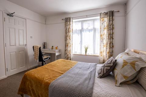 6 bedroom house to rent, Crown Gardens, Canterbury, Kent