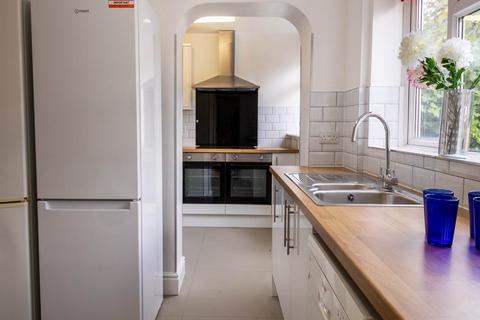 6 bedroom house to rent, Hillside Avenue, Canterbury, Kent