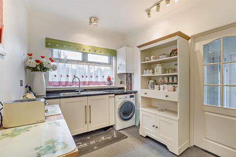 2 bedroom detached bungalow for sale, Sutton Road, Maidstone