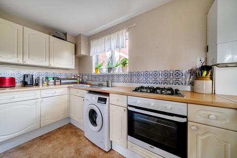2 bedroom flat for sale, Warren Road, Guildford, GU1