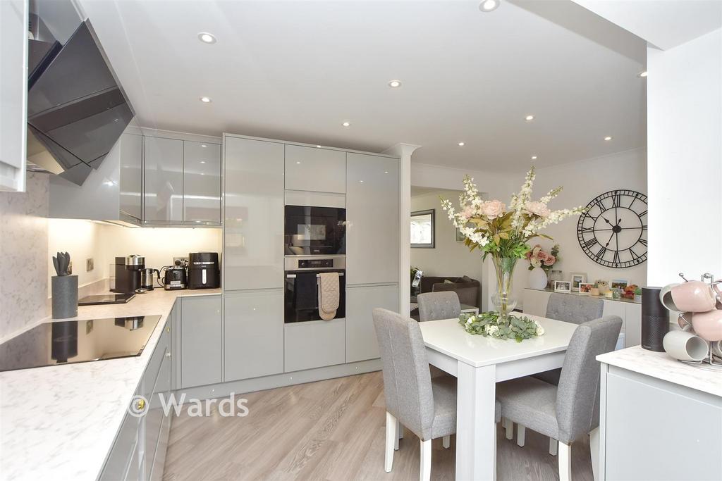 Kitchen/Dining Area