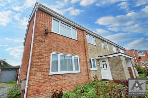 2 bedroom flat to rent, Manor Farm Crescent, BS24