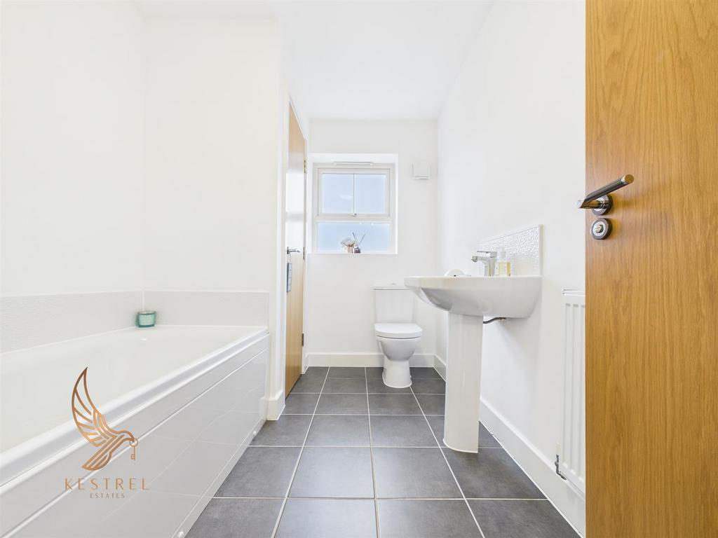 CAM03976 G0-PR0319-STILL012.jpg