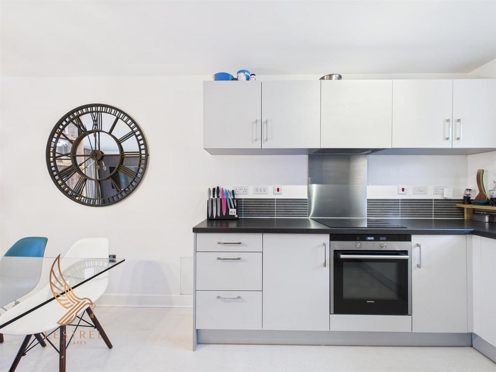 CAM03976 G0-PR0319-STILL008.jpg