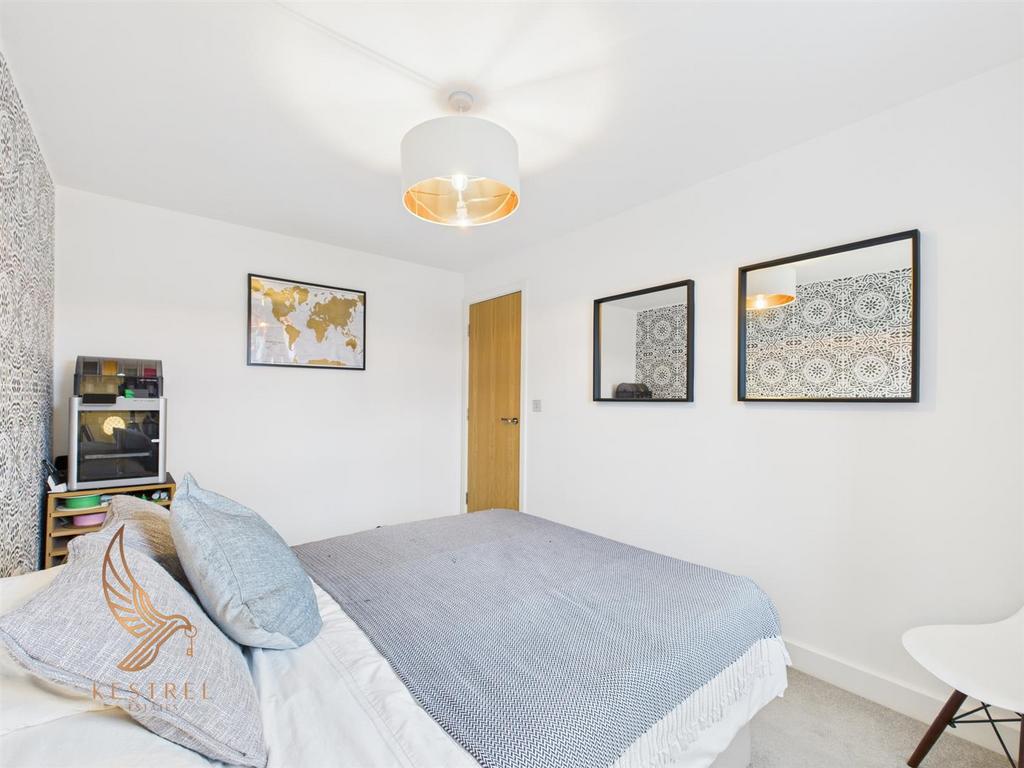 CAM03976 G0-PR0319-STILL021.jpg