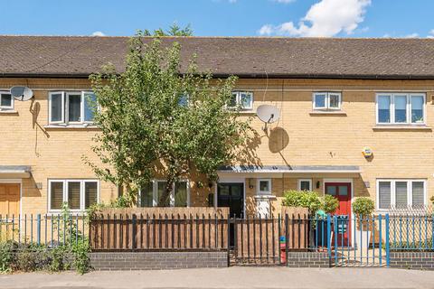 undefined, Green Dragon Lane, Brentford