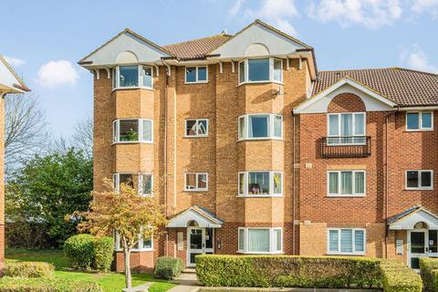 Varsity Drive, Twickenham TW1