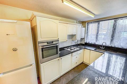 2 bedroom terraced house for sale, Avern Road, West Molesey KT8