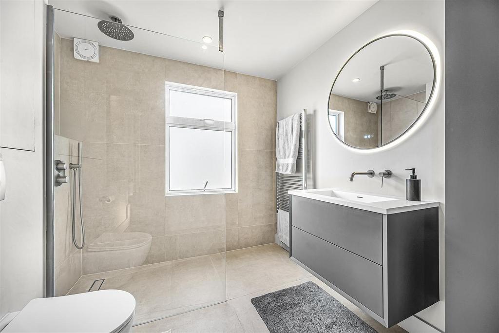 BATHROOM2 (1).jpg