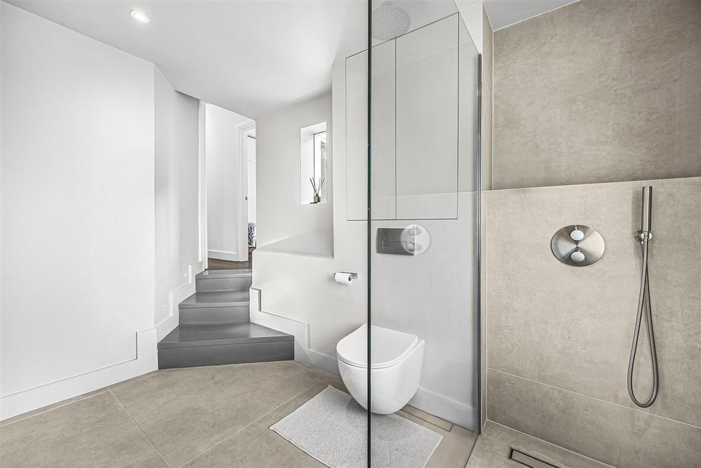 BATHROOM3 (1).jpg