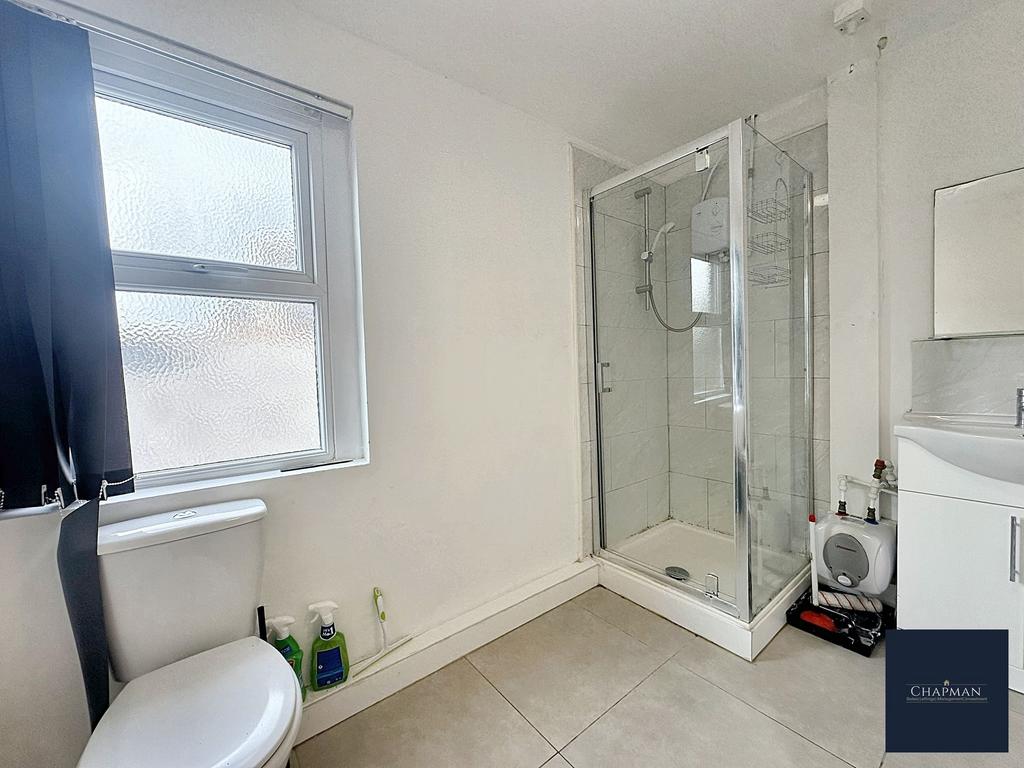 Shower room x 2