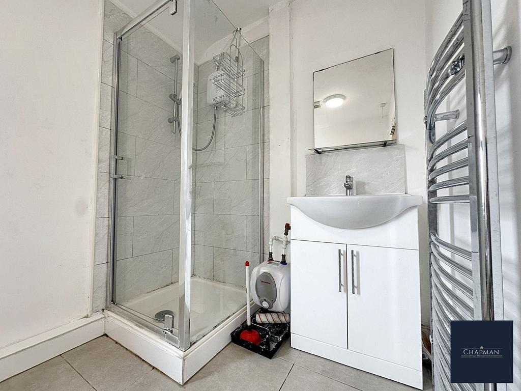 Shower room x 2