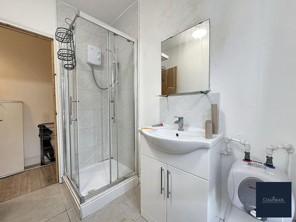 Shower room x 2
