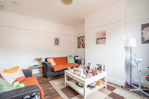 2 bedroom terraced house for sale, Leeds LS11