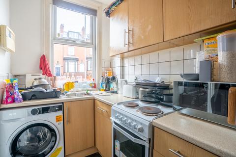 2 bedroom terraced house for sale, Leeds LS11