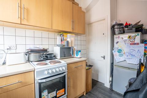 2 bedroom terraced house for sale, Leeds LS11