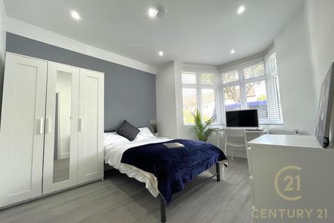 undefined, Hill Crescent, SURBITON KT5