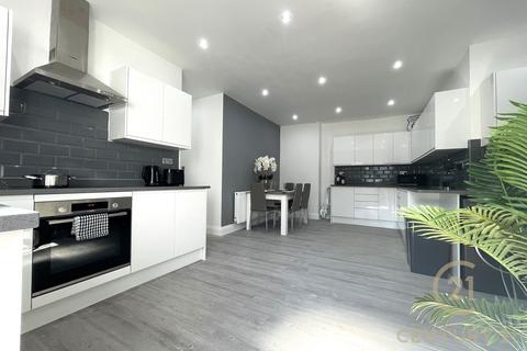 1 bedroom in a house share to rent, Hill Crescent, SURBITON KT5