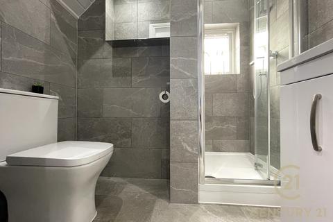 1 bedroom in a house share to rent, Hill Crescent, SURBITON KT5