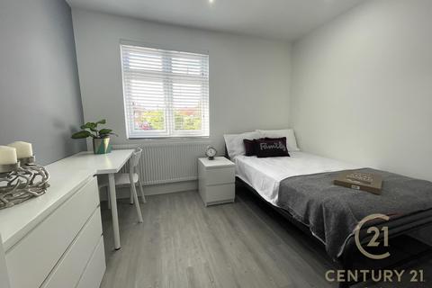 undefined, Hill Crescent, SURBITON KT5