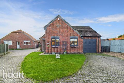 2 bedroom detached bungalow for sale, Paddock Chase, Glentham