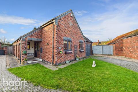 2 bedroom detached bungalow for sale, Paddock Chase, Glentham