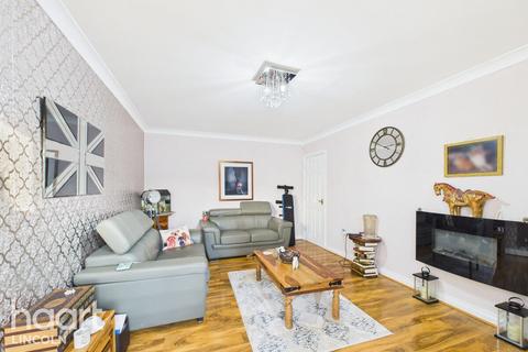 2 bedroom detached bungalow for sale, Paddock Chase, Glentham