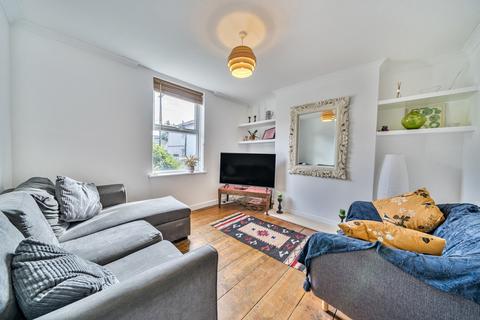 undefined, New Road, Brentford