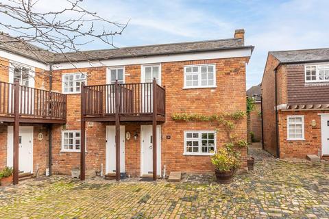 2 bedroom cottage for sale, London Road, Aston Clinton, Aylesbury