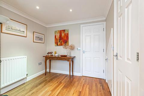 2 bedroom cottage for sale, London Road, Aston Clinton, Aylesbury