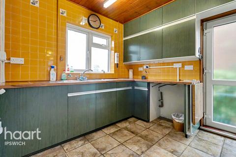 3 bedroom semi-detached house for sale, Hawthorn Drive, Ipswich