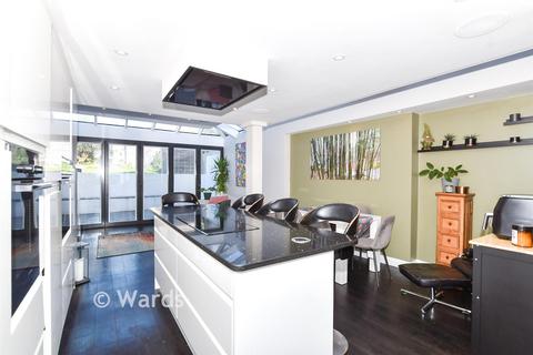 4 bedroom semi-detached house for sale, Tonbridge Road, Maidstone, Kent