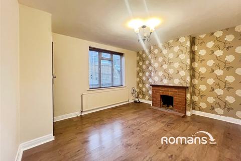 3 bedroom house to rent, Greaves Road, High Wycombe, HP13