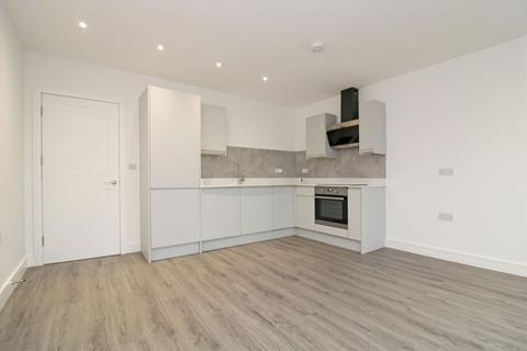 2 bedroom flat to rent, Lynton Road, London W3