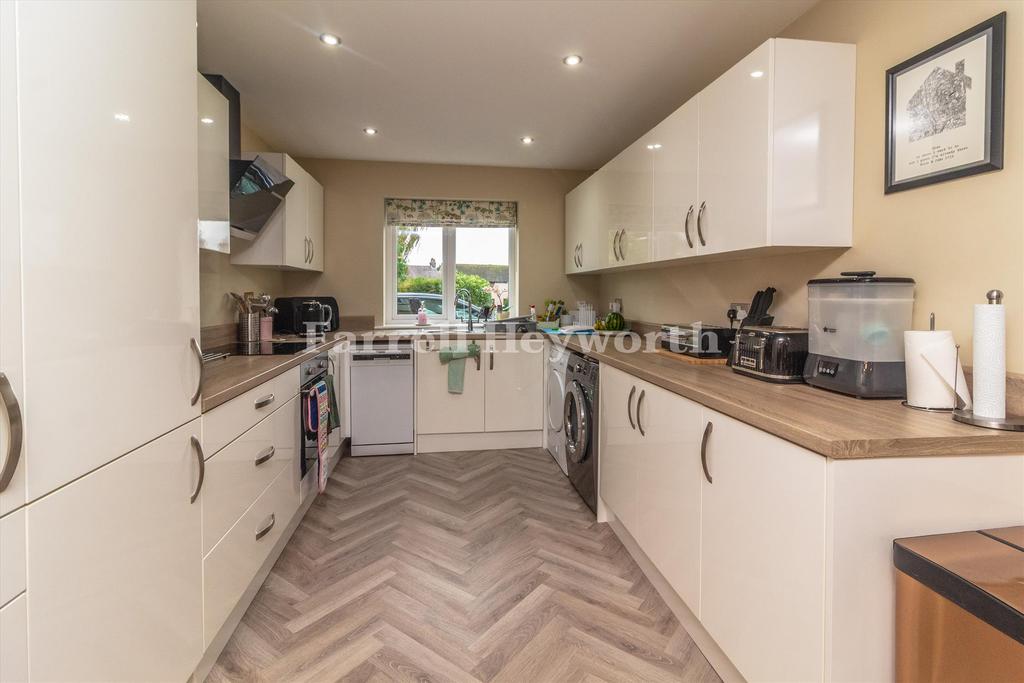 Kitchen image 3