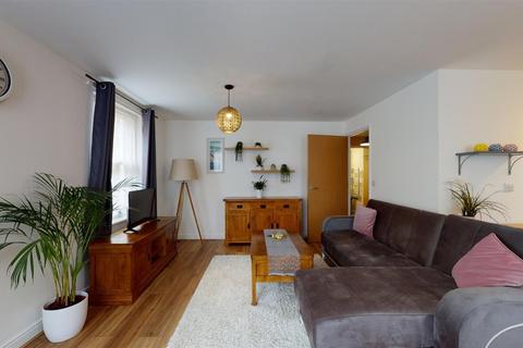 1 bedroom flat to rent, Bingley Court, Canterbury, Kent, CT1