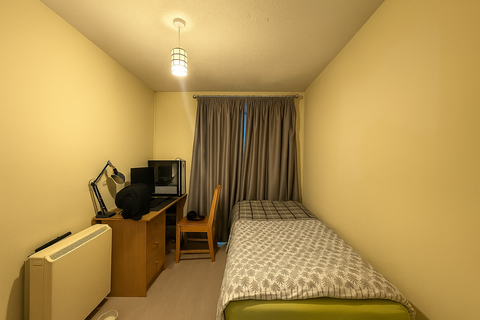 2 bedroom flat to rent, Dellow Close, Ilford IG2