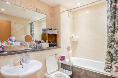 1 bedroom flat for sale, Chapel Street, Salford M3