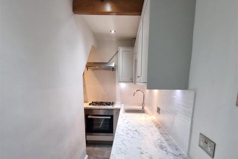 2 bedroom cottage to rent, West Street, Halifax