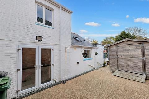 undefined, Salters Road, Ryde, PO33 3HU