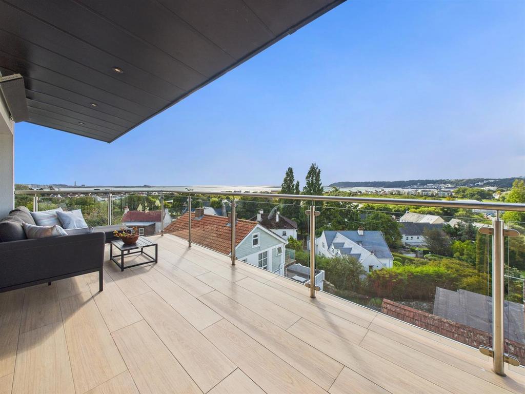 CAM04392 G0-PR0140-STILL003.jpg