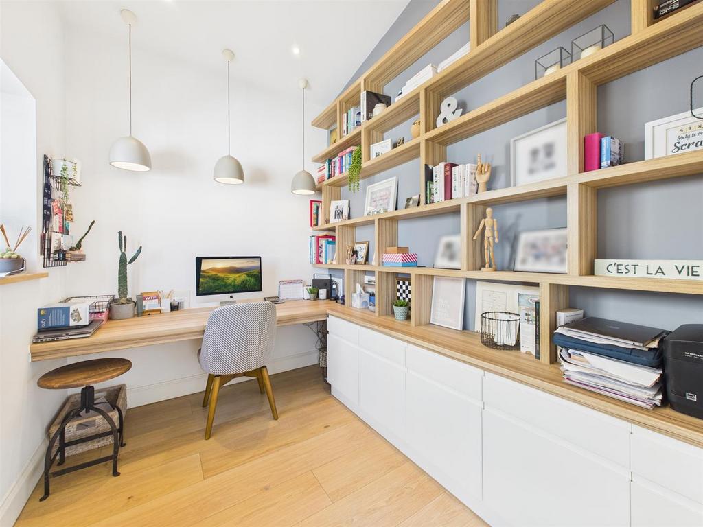 CAM04392 G0-PR0140-STILL002.jpg