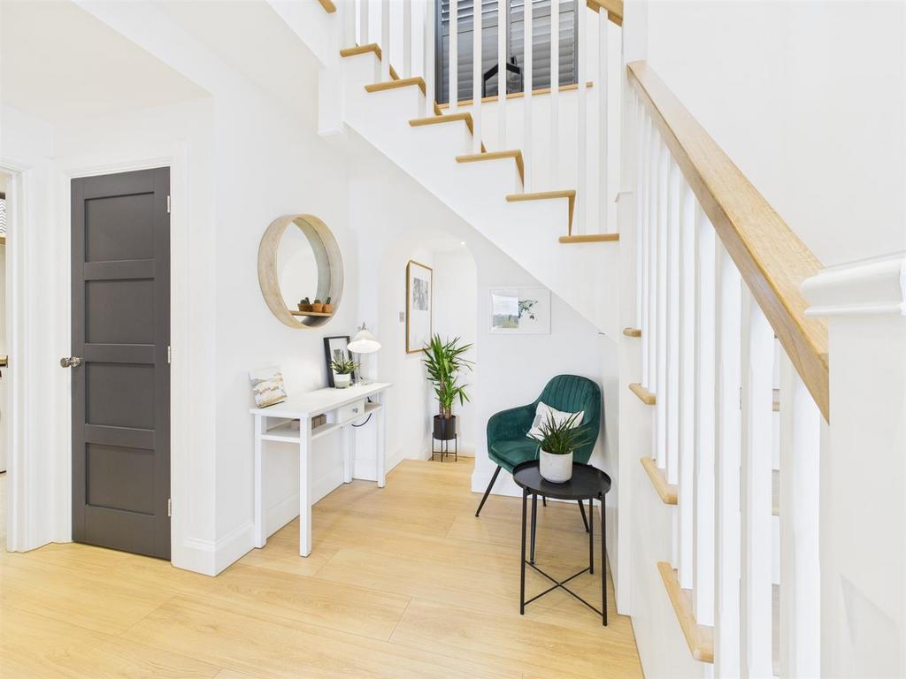 CAM04392 G0-PR0140-STILL014.jpg