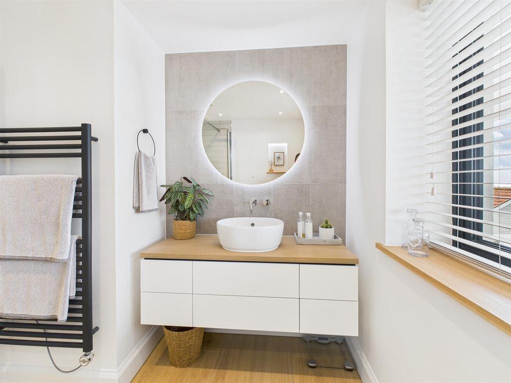 CAM04392 G0-PR0140-STILL015.jpg