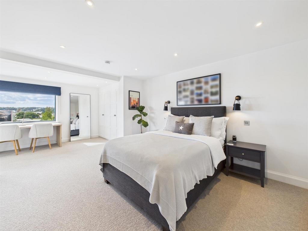 CAM04392 G0-PR0140-STILL019.jpg