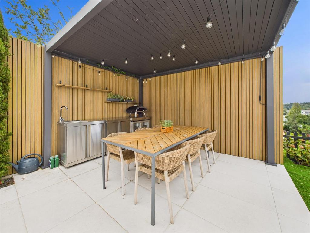 CAM04392 G0-PR0140-STILL020.jpg