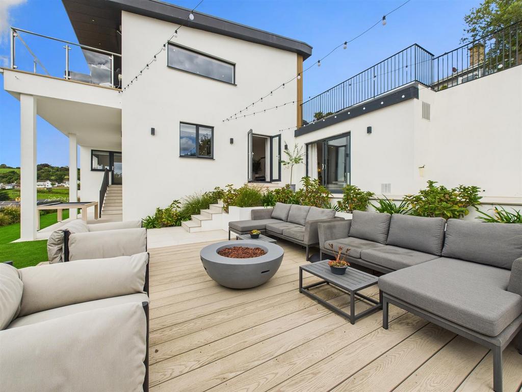 CAM04392 G0-PR0140-STILL022.jpg