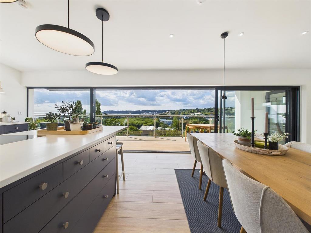 CAM04392 G0-PR0140-STILL004.jpg