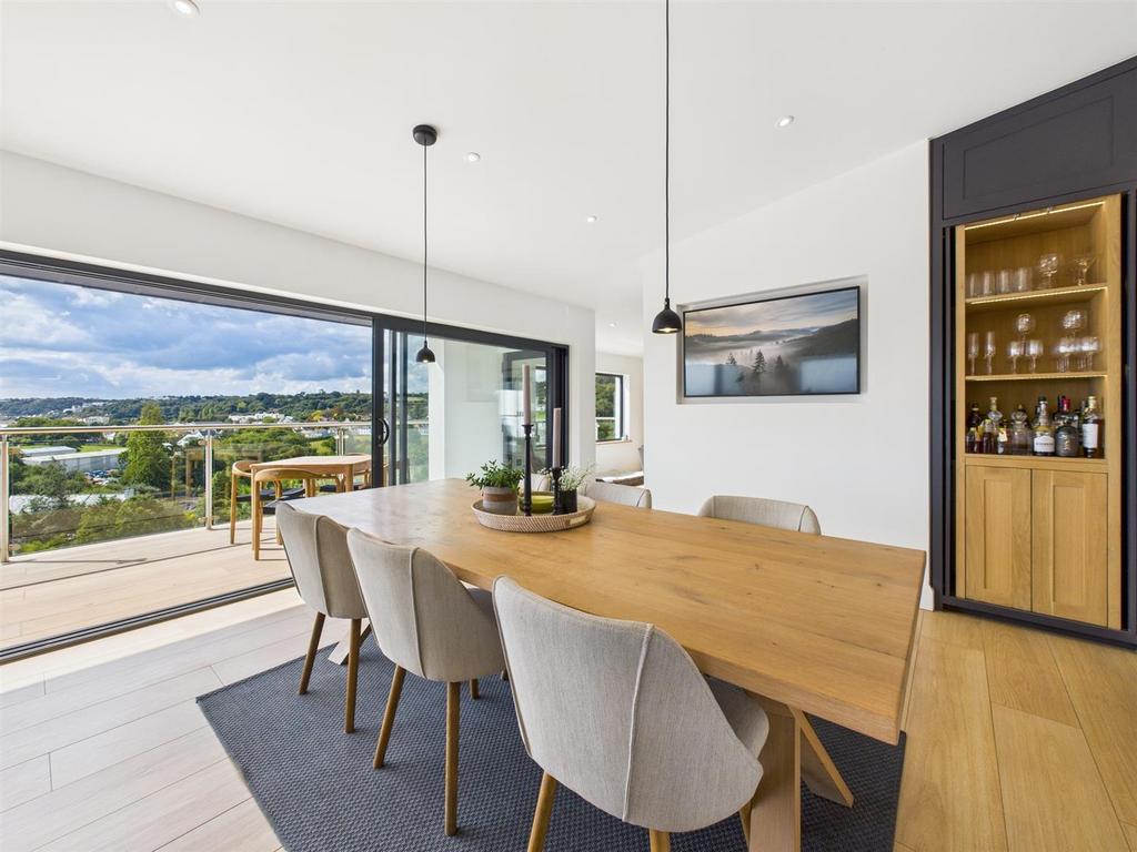 CAM04392 G0-PR0140-STILL037.jpg