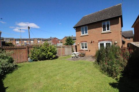 3 bedroom detached house to rent, Millers Croft, Birstall, Batley